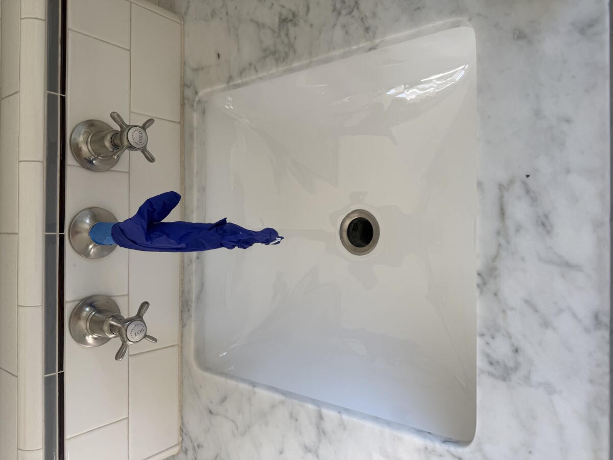 Refinished sink with no cracks