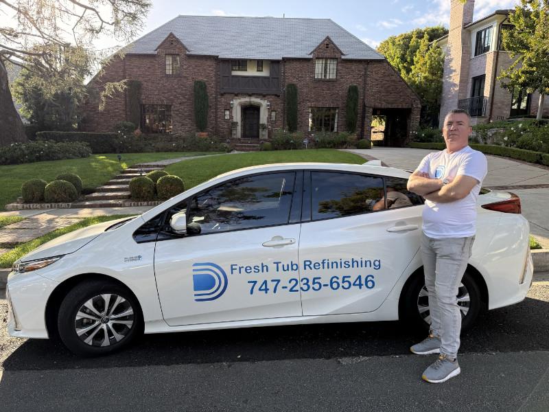 Fresh Tub Refinishing company van in Los Angeles